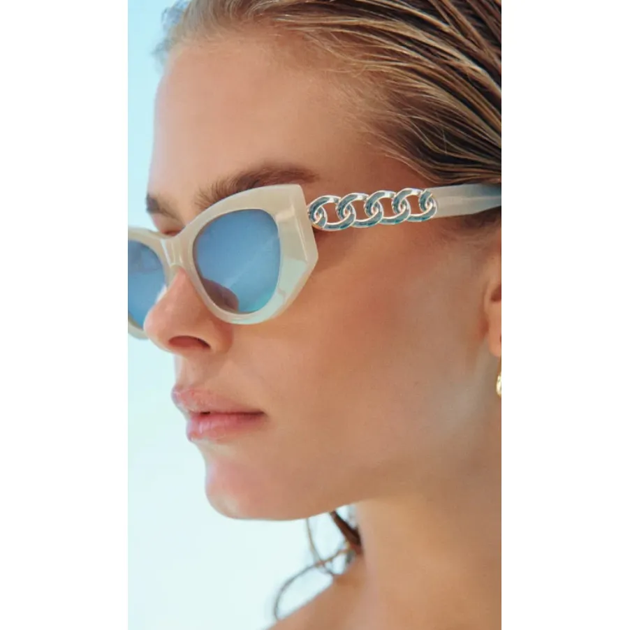 BANBE THE ADRIANA SUNGLASSES