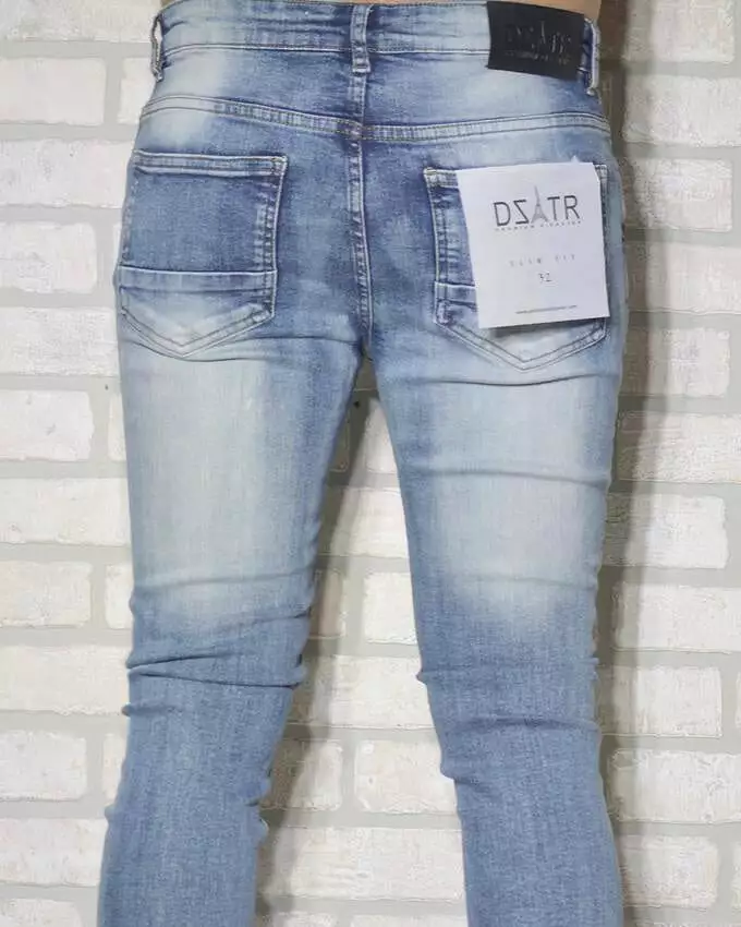 Super Stretched Distressed Denim